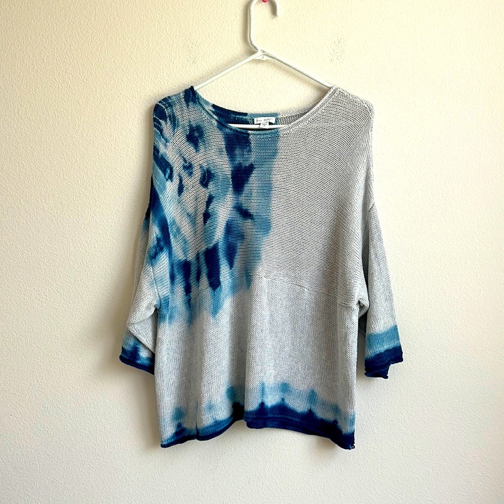 J. Jill Gray Knit Blouse with Blue Tie-Dye Accents